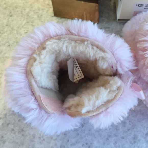 UGG Jesse Bow II Fluff Bootie Size 2 / 3 - Picture 5 of 5